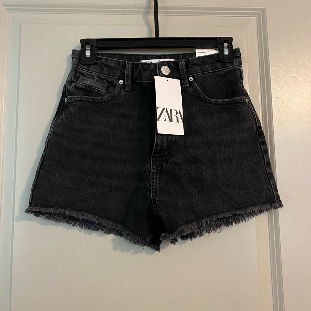 ZARA HIGHWAIST SHORTS